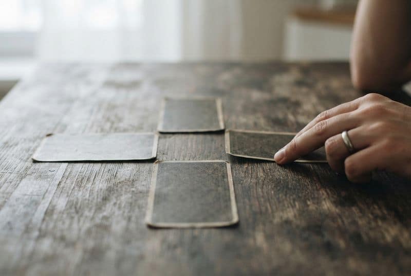Lectura de relación en cuatro cartas, sin leer a la otra persona